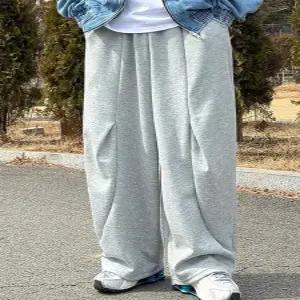 [이룰]커브드 절개 핀턱 와이드 트레이닝 팬츠 2colors