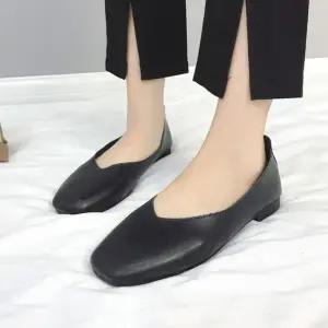 [오노마] ONM 캐주얼 오피스룩 베이직 컬러 디자인 여성 플랫슈즈