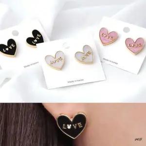[라일리의류] Rly 러브홀릭 러블리 하트 패션 티탄침 귀걸이