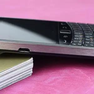 블랙베리 9900 볼드 블랙 수험생폰 학생폰 8GB 공부폰 수능폰