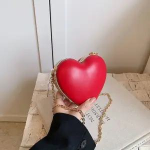 여친 미니백 레드 스몰 하트백 여름 미니 패션 크로스백 체인 숄더 립스틱 이어폰 파우치 패피2