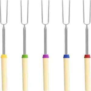 마시멜로 핫도그 캠핑 바비큐 그릴용 로스팅 스틱 세트 5팩 나무 손잡이가 있는 32인치 길이의 금속 꼬치