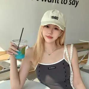 긴머리 스타일 여성 캡모자형 헤어 긴생머리 가발 크림