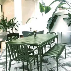 철제 테이블 벤치 의자 야외 주물 현관 카페 긴의자 대기 마당 정류장 펜션 대기실 베란다