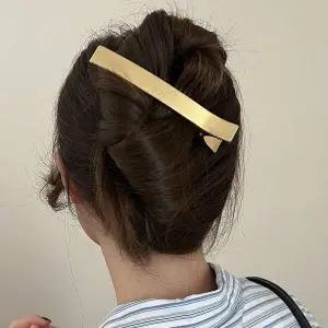 반묶음 올림 머리 여성 헤어 예쁜 메탈 집게핀 골드 메탈집게핀