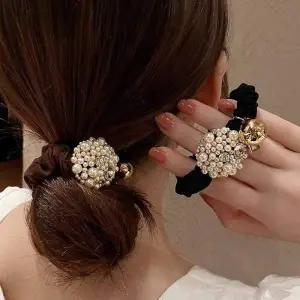 TBZ 진주 고급 브라운 범벅 크리스탈 포니테일 복고풍 블랙