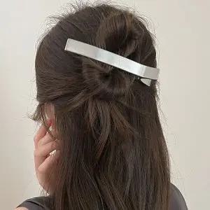 반묶음 올림 머리 여성 헤어 예쁜 메탈 집게핀 실버 메탈집게핀