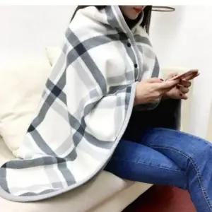 똑딱이 무릎담요 망토 입는 블랭킷 극세사 사무실 캠핑 차량 차박 카페 수험생 여행