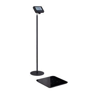 대형 디스플레이가 있는 칼럼 욕실 규모