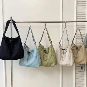 [오너클랜]WL 여자 가벼운 나일론 크로스 백 캐주얼 가방 대학생숄더백