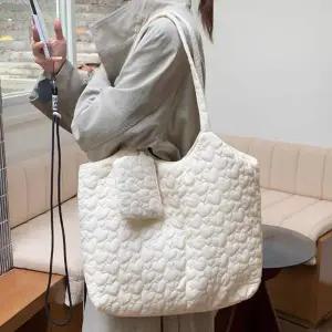 [오너클랜]WL 여자 나일론 쇼퍼 숄더 백 데일리 퀄팅 가방 아이보리 보부상백