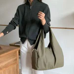 [오너클랜]WL 여성 데일리 숄더 백 대학생 직장인 출근 가방 카키 대학생숄더백