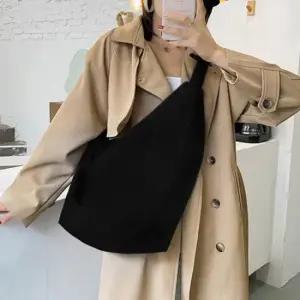 여성 무지 블랙 바디 매듭 포인트 로즈핏 빅 숄더백