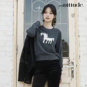 엔니튜드 25FW 울100 홀스 인타샤 풀오버