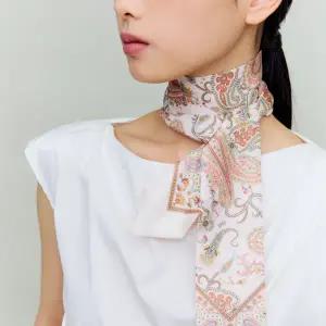 [닥스](강남점)DCSC6E550P1 [닥스 스카프] 페이즐리 핑크 실크 트윌리 스카프