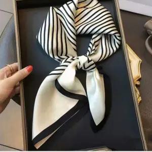 리빈샵 실크스카프 쁘띠스카프 봄스카프 여성스카프