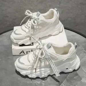 [오노마] ONM 통굽 어글리 스니커즈 키높이 슈레이스 포인트 학생화