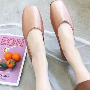 [라일리의류] Rly 클래식 유광 여름 플랫 슈즈 단화 데일리 여자 신발