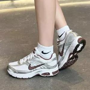 [나이키]나이키 데일리 운동화 W 에어맥스 모토 2K HQ2056-109