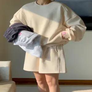 MADE 하트라벨 소프트쮸리 포켓 절개 맨투맨 (3 color)