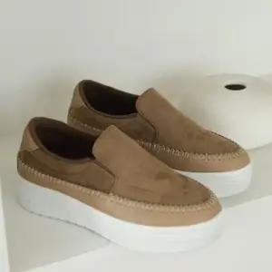 털신신발 겨울 기모 운동화 여성 슬립온 털슈즈 데일리 단화