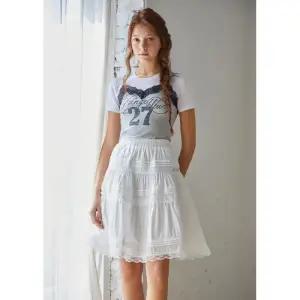 [롯데백화점]에고이스트 [롯데단독][BL]티어드 핀턱 하프 볼륨스커트 ES2OSK07