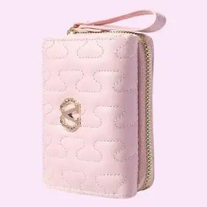 [에이치플러스몰]WL 패션 브이 버클 반지갑 선물 여자 패션 지폐 3단