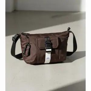 아페쎄 A.P.C 트랙 숄더백 크로스백 메신저백 PAAGS H61734 CAA