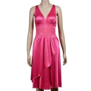 패션] 코나 8027 우아한 여성스러움을 강조한 매혹적인 새틴