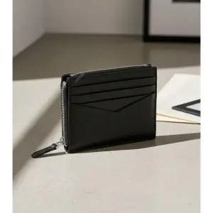 26SS 그레인 레더 지퍼 카드 홀더 (BK60DNK213 001)