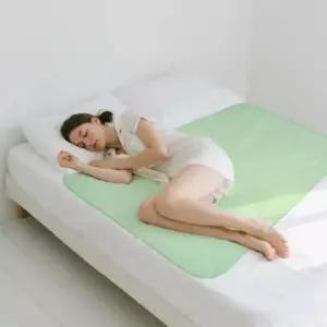 그뤼너데 미끄럼 방지 소변 패드 세탁 가능한 퀼트 요실금 침대 52x27.5인치 시니어용 재사용 언더패드