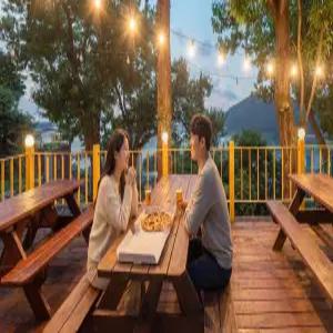 [경남/통영] 통영 블루하우스펜션 (바다(도보5분)/바베큐장/커플/가족/복층/MT/워크샵/일출/일몰/공용수영장(실외)/오션뷰)