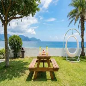 [전남/여수(돌산)] 여수 댕댕이 애견 가족 펜션 골드 (낚시/바다(도보5분)/해수욕장/주차장/애견/독채/오션뷰/공용수영장(실외)/개별바베큐/복층/커플/가족)