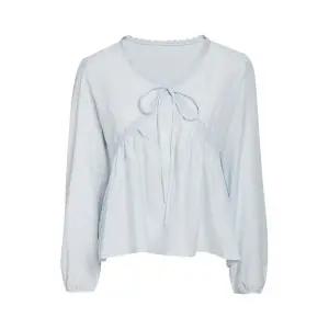 [JJ지고트](센텀시티점)레이스 리본 플레어 블라우스 GR4N0BL481