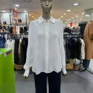 시슬리/애플아울렛/직수입 오버핏 사이드 버튼 블라우스 5S-5IDTLQ08R