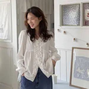 [메이블루]세이지 프릴 블라우스