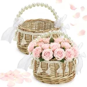 WRINGKIT 2개 세트 라탄 플라워 걸 바구니 진주 손잡이가 달린 작은 웨딩 위커 리본 활 실크 꽃잎 색종이