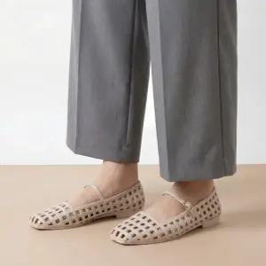 [라운슈][라운슈] 메리제인 트임 단화 젤리 샌들 1.2cm (48325840)