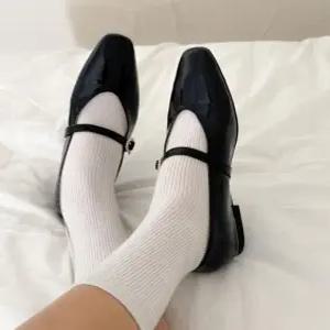 [라운슈][라운슈] 스퀘어토 에나멜  메리제인 플랫슈즈 1.5cm (48354430)