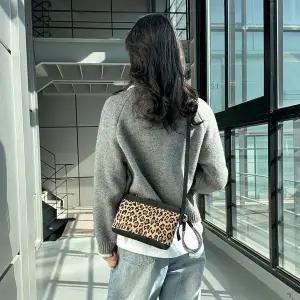 파우치 니트 겸 크로스백 WFJ65FI