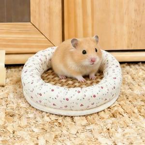 꽃무늬 햄스터 쿨링 침대 라운드  골든 베어 쿨 네스트 미끄럼 방지 바닥 애완 동물 하우스 수면 매트 기니