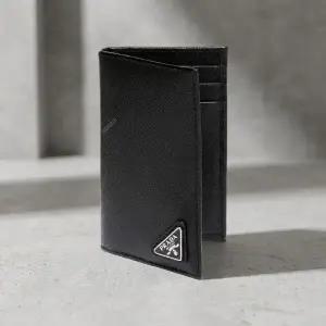 26SS 사피아노 트라이앵글 카드지갑 (2MC101 QHH F0002)