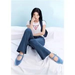 게스 OQ2K5405 여성 삼각 골지 반팔티 421138