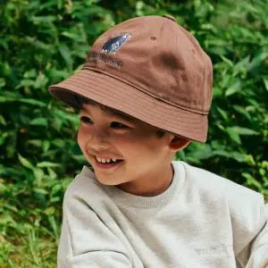[비치스앤크림_키즈]베어허그 자수 하프 버킷 햇-브라운(bear hug half bucket hat, B