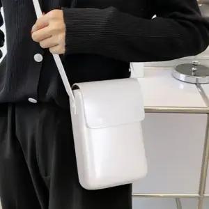 여자 핸드폰 가방 데일리 미니 크로스백 캐주얼 패션 스트랩크로스백 30대크로스백