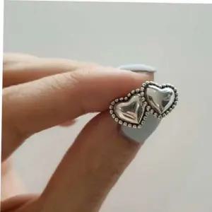 은귀걸이 실버925 국내제작 하트 포인트 실버 이어링 데일리 은 귀걸이 (SILVER)