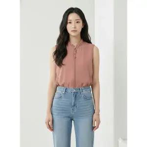 [하프클럽/크로커다일레이디]라이트 핑크 프릴 넥 면혼방 베스트 CLCMVT105