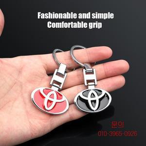 자동차 엠블럼 금속 키 체인 액세서리 Toyota Hilux Aygo Yaris Corolla Camry CHR Rav4 장식 홀더 열쇠 고