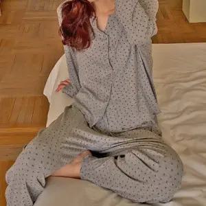 [위드기프트] 잔잔한꽃 그레이톤 러블리 잠옷세트