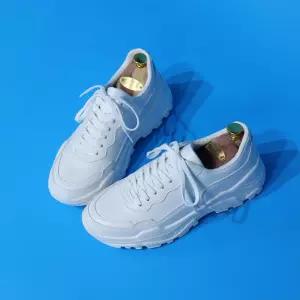 남자어글리 키높이 남성 화이트 블랙 깔끔한 발편한 키높이